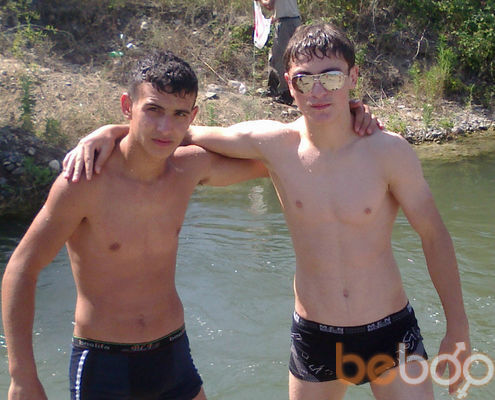  ,   Arayik, 32 ,   
