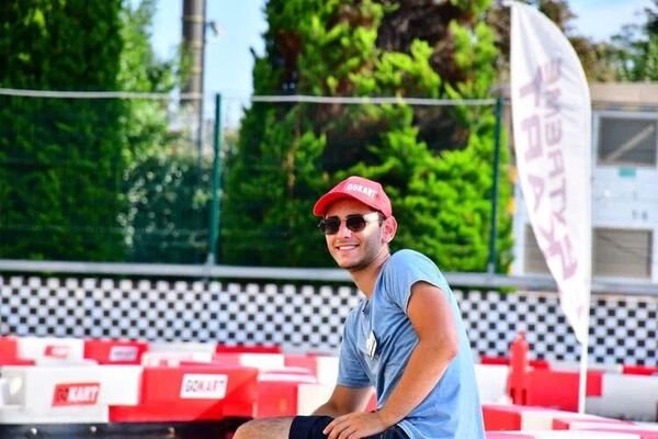  ,   Vlad, 21 ,   ,   