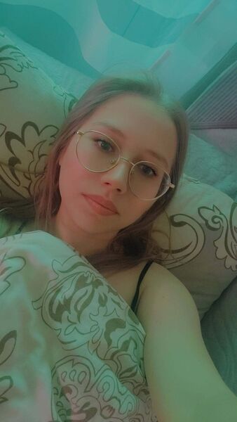  ,   Anna, 25 ,   