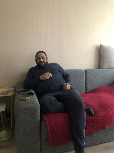  ,   Mher, 39 ,   ,   