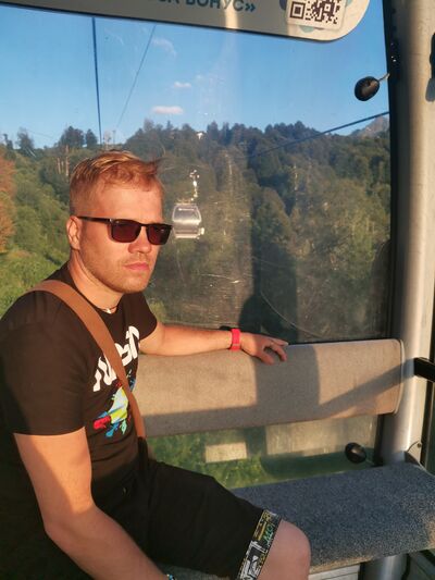  ,   Sergei, 37 ,   ,   , c , 
