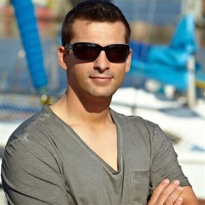  ,   Vlad, 32 ,   ,   