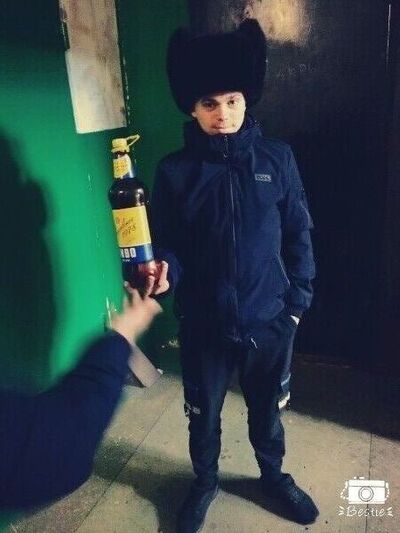  ,   Viktor, 26 ,   ,   