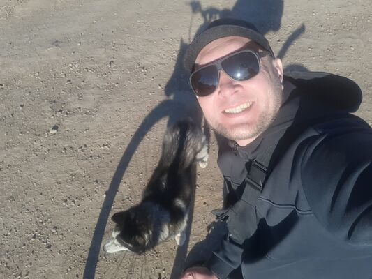  ,   Dan, 37 ,   ,   , c 
