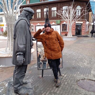  ,   Maxim, 42 ,   ,   , c , 