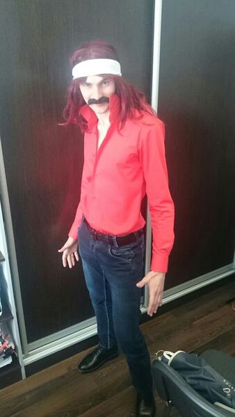  ,   Leonid, 32 ,   c 