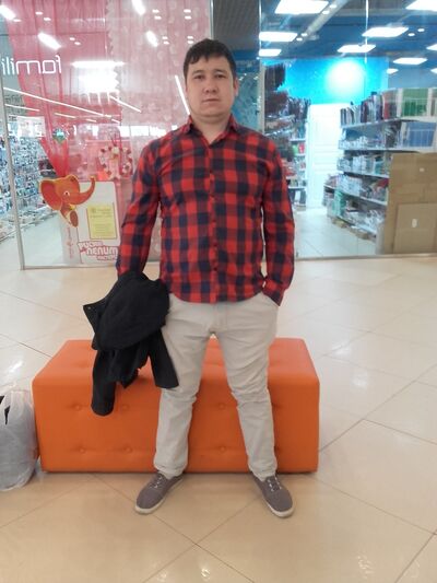  ,   Nurik, 37 ,  