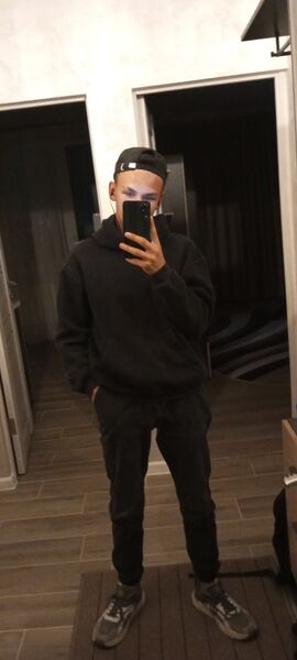  ,   Viktor, 20 ,   ,   