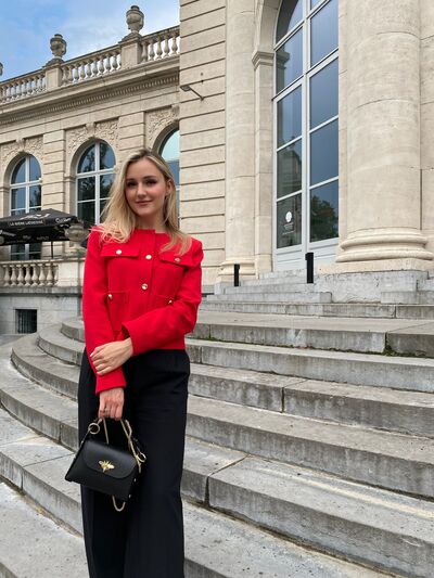  ,   Marina, 37 ,   c 