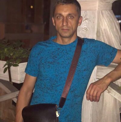  ,   Anton, 42 ,   ,   