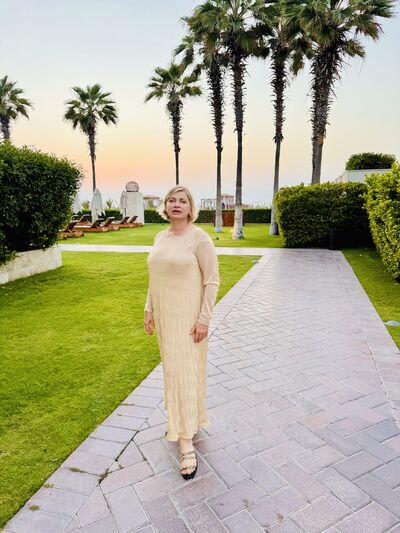  ,   Tatiana, 41 ,   c 