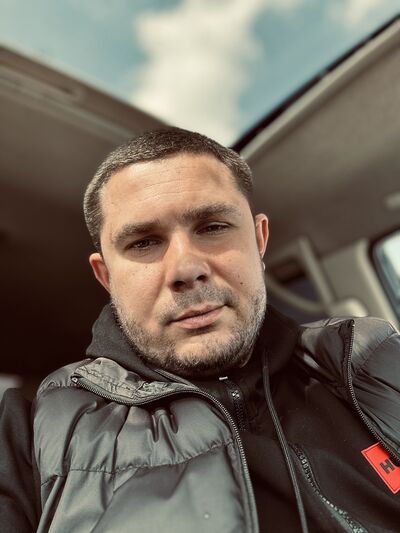  ,   Artem, 32 ,   ,   