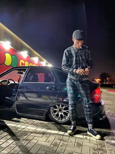  -,   Maxim, 26 ,   ,   , c , 