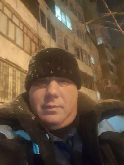  ,   Nikolay, 52 ,   c 