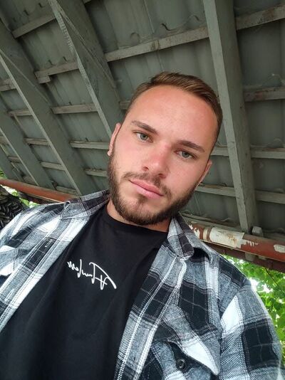  ,   Valeri, 25 ,   ,   