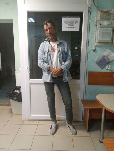  -,   , 44 ,  