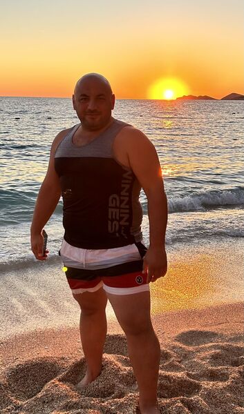  ,   Sami, 44 ,   ,   