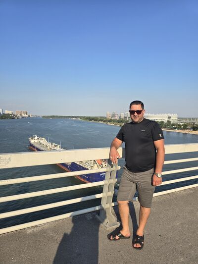  ,   Artemi, 41 ,   ,   