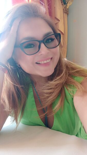  ,   Yanina, 50 ,   c 