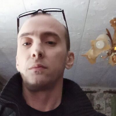  ,   Viktor, 49 ,   , 