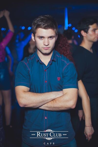  ,   Vlad, 28 ,   