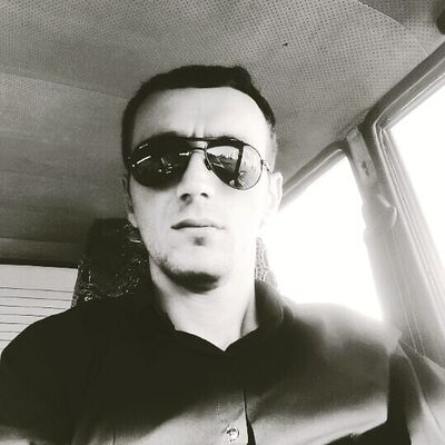  ,   MakoN, 32 ,  