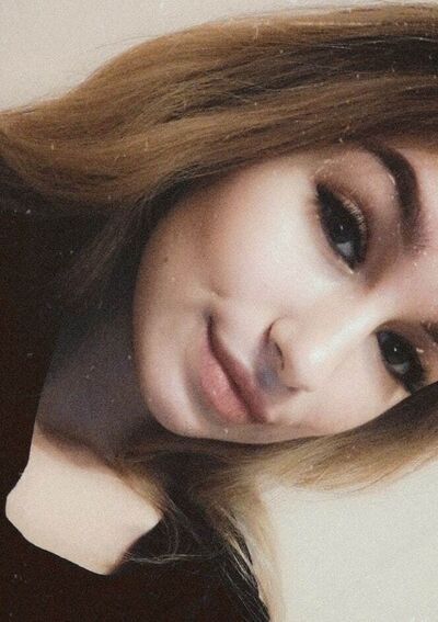  Charenton-le-Pont,   Christina, 21 ,   ,   