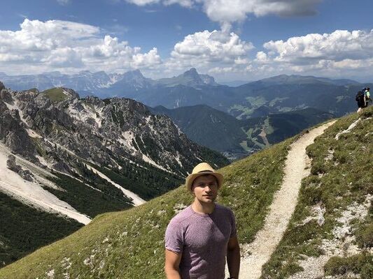  Kassel,   , 37 ,   ,   , c 