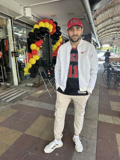  King George,   , 37 ,   ,   