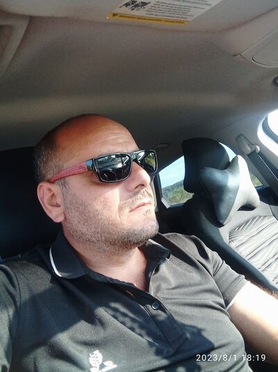  ,   Tigran, 39 ,   ,   