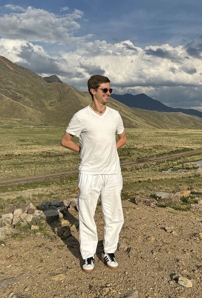  -,   Anton, 31 ,   ,   , c 