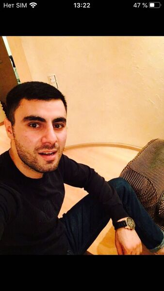  ,   Armen, 32 ,   ,   