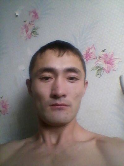  ,   Maks, 37 ,  