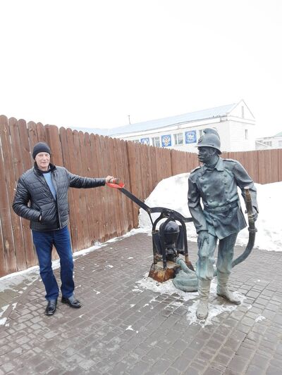  ,   Aleks, 52 ,   ,   