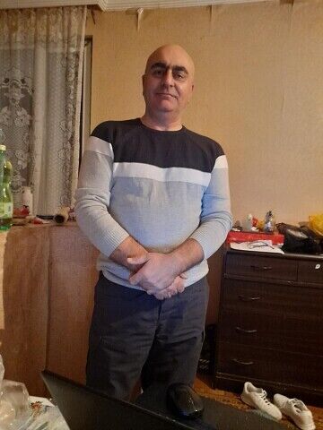  42824390  David, 41 ,    