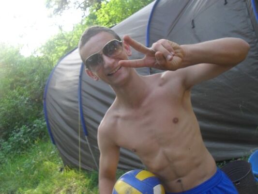 ,   Oleg, 28 ,   