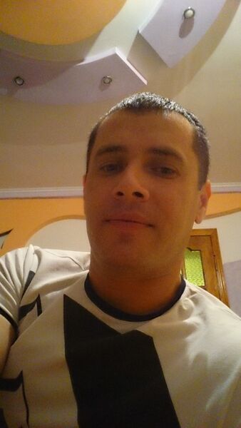  ,   Valer, 44 ,   