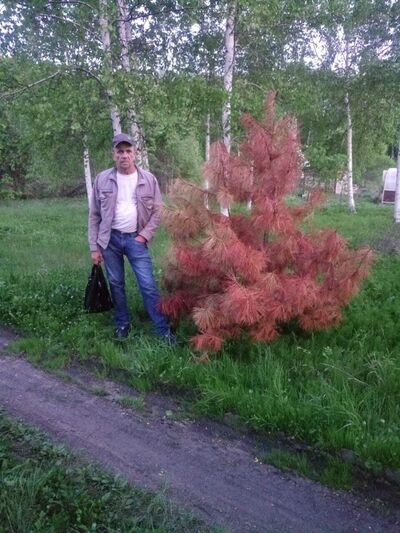  ,   Viktor, 58 ,  