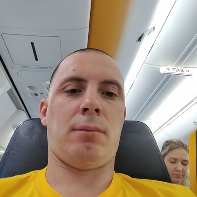  ,   Petro, 39 ,   ,   