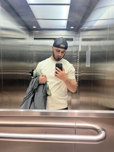  -,   Malik, 28 ,   ,   