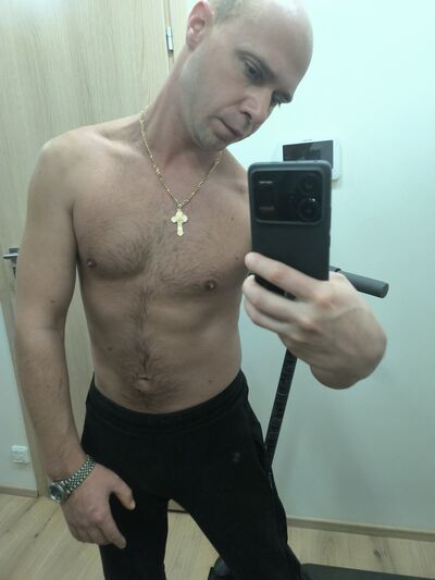  ,   Jevgeni, 35 ,     , c 