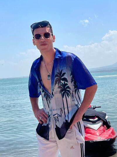 ,   Jon, 22 ,   ,   