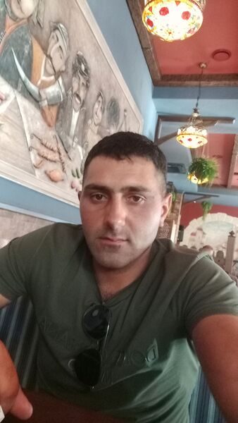  ,   Arman, 32 ,   ,   