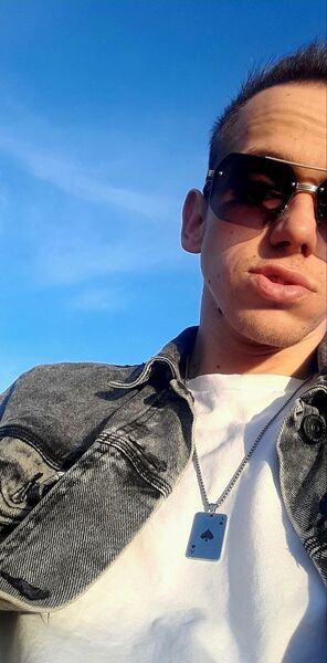  ,   Viktor, 25 ,   ,   , c 