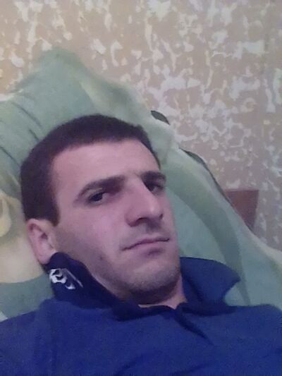  ,   Marat, 32 ,   