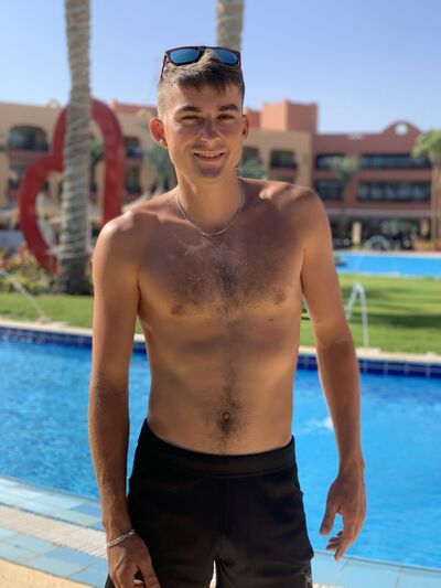  ,   Pavel, 32 ,   ,   