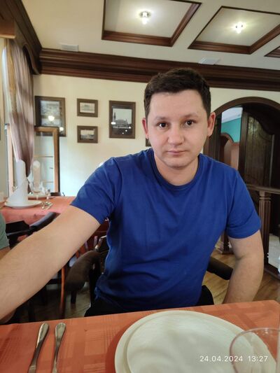  ,   Vova, 32 ,   ,   