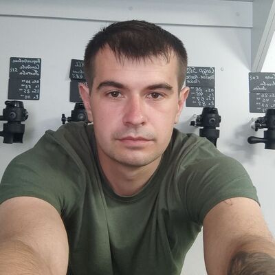  ,   Viktor, 28 ,   ,   