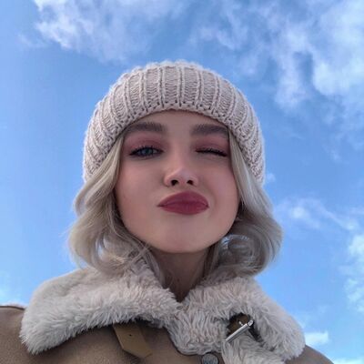  ,   Nika, 21 ,   