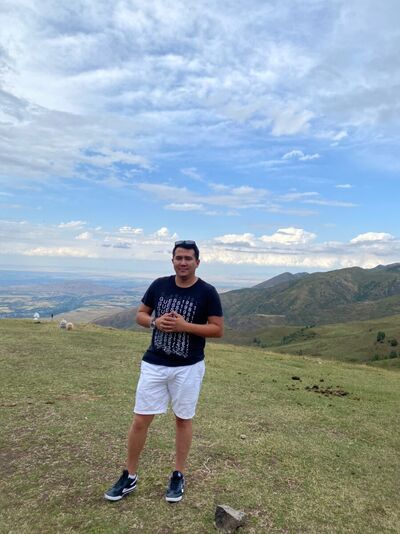  ,   Emir, 33 ,   ,   , c 